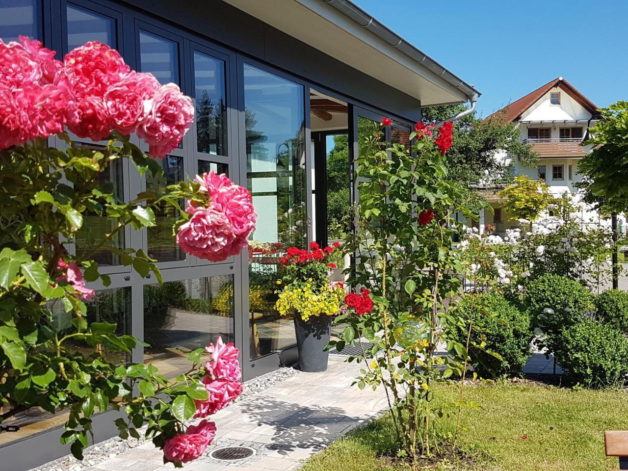 Landgut Apfelrose Hotel Friedrichshafen Ngoại thất bức ảnh